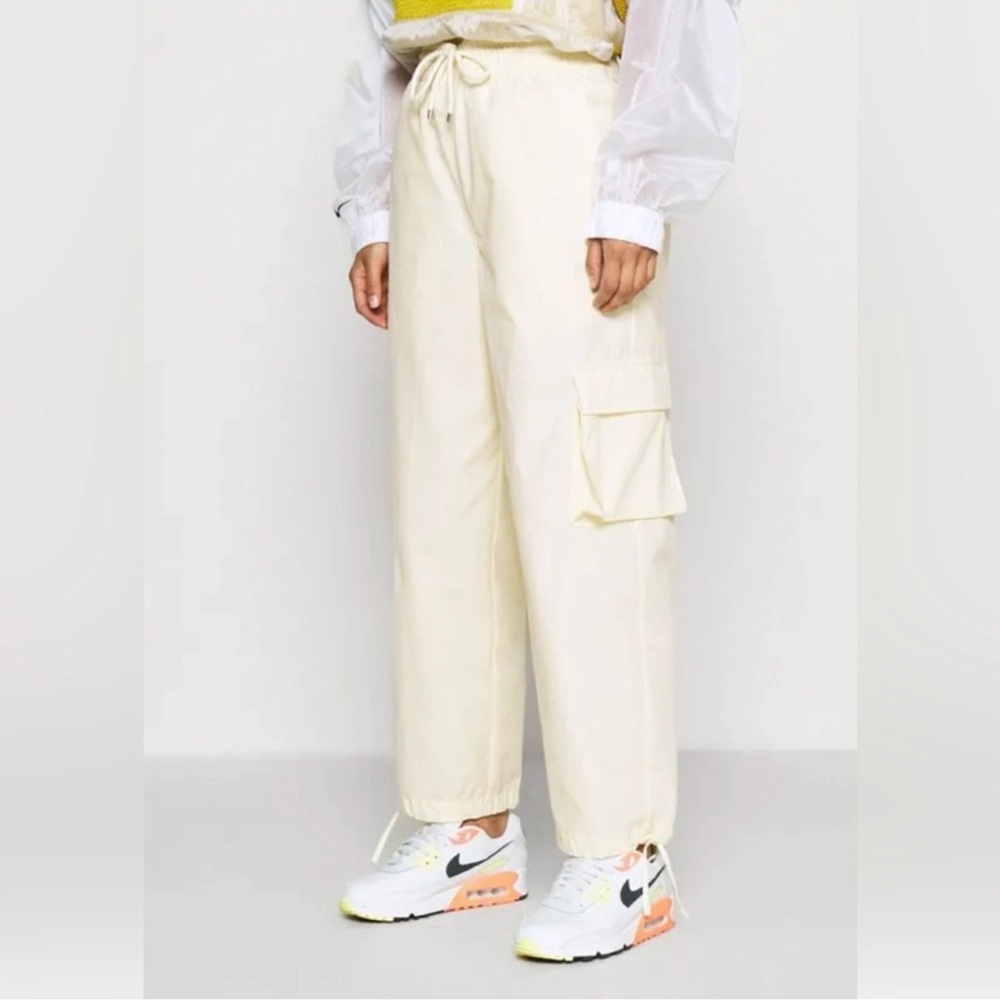 Nike Icon Clash Cargo Pants‎ Women’s Size XS Pull On Stretchy Waistband